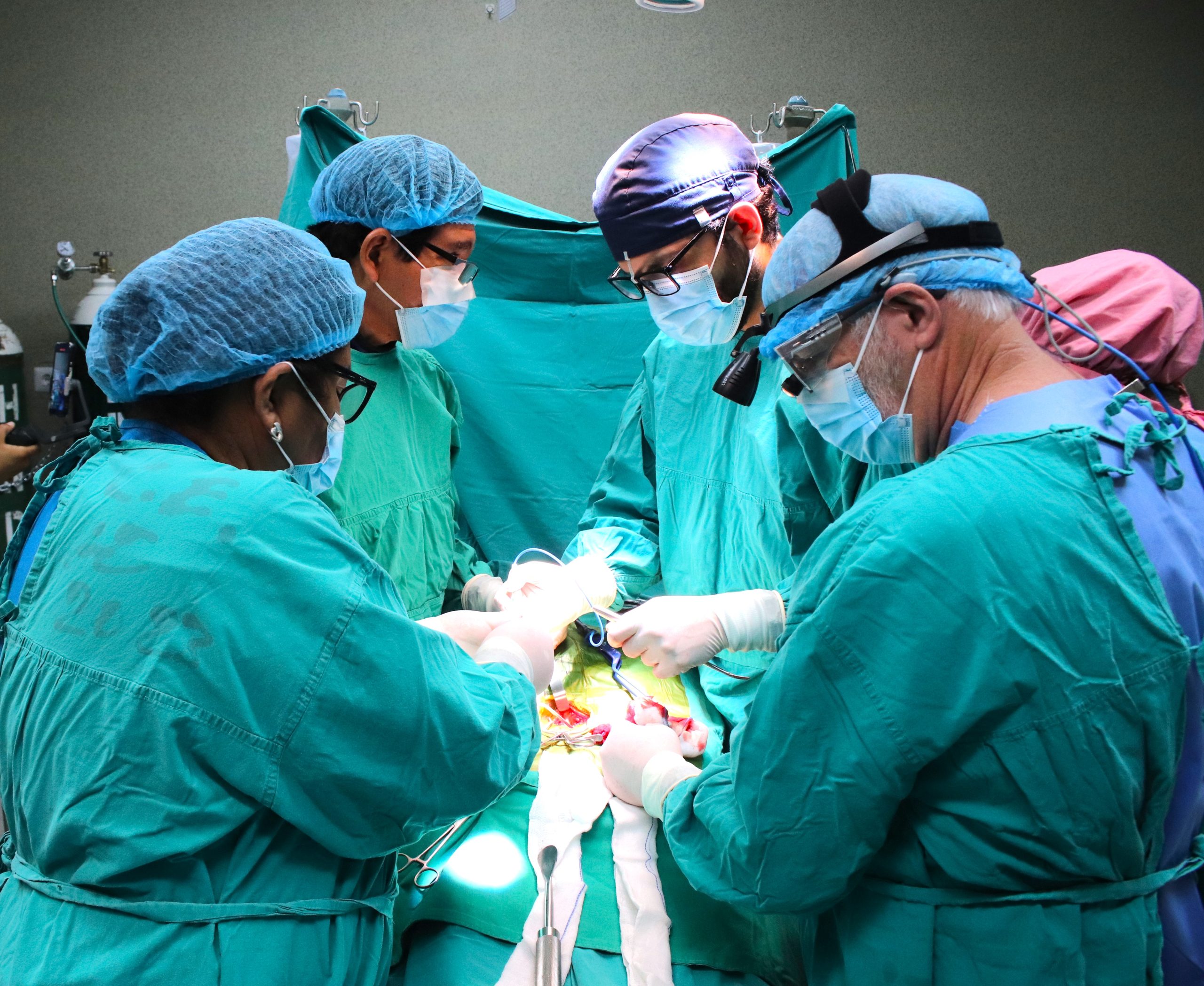 El Hospital Carrión se une a la ONG Dreaming & Working Together para realizar cirugías gratuitas y entregar prótesis